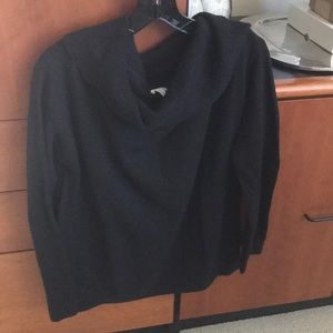 Cozy black cowl size M Abound